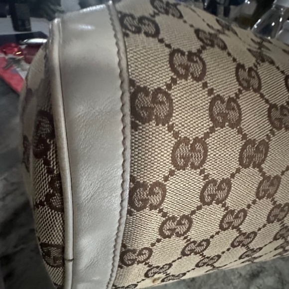 Adorable Vintage Small Flower Gucci Double Handle Bag! - Picture 13 of 16